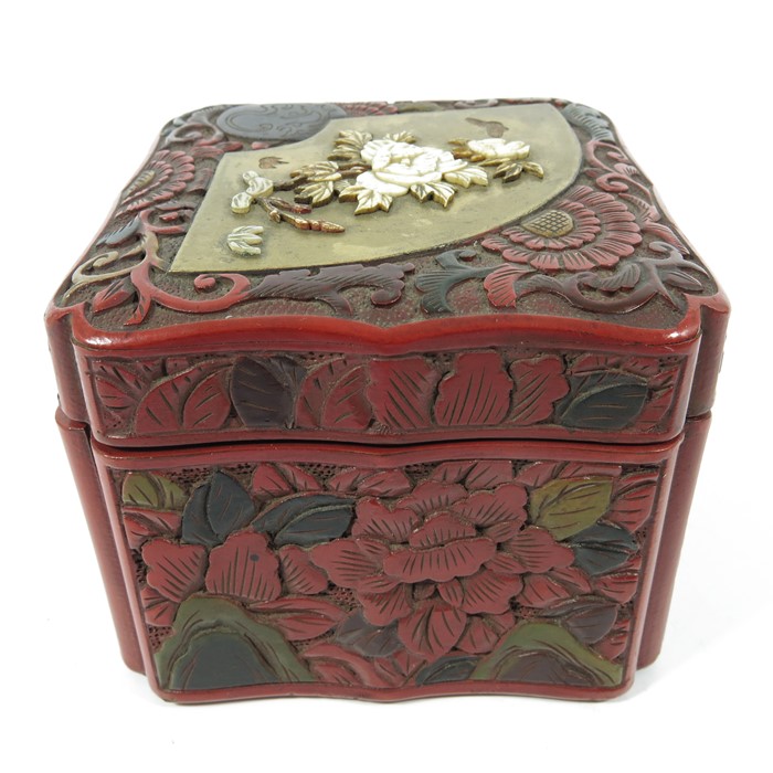A Japanese lacquer and Shibayama box - Image 3 of 6