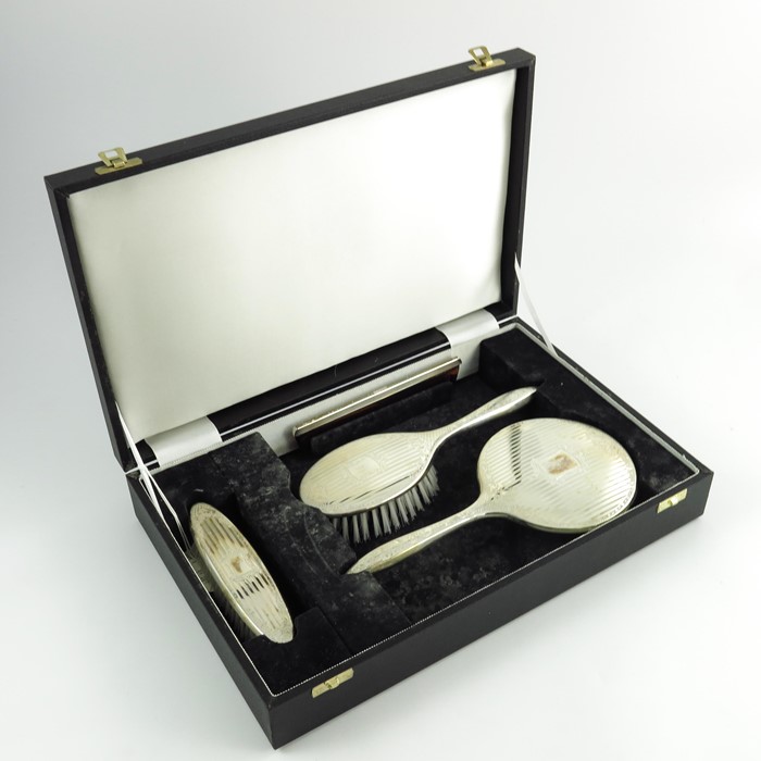 An Elizabeth II silver backed dressing set, W I Broadway and Co. - Image 3 of 3