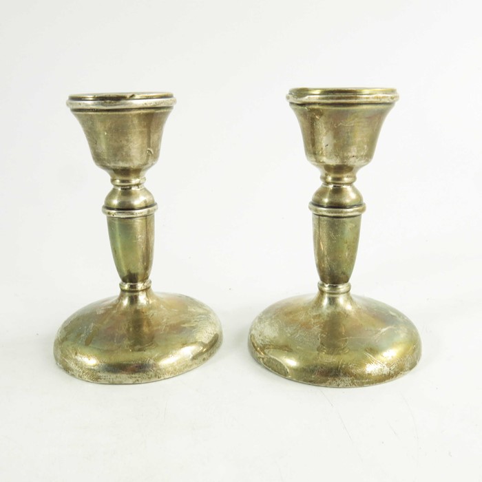A pair of George V silver dwarf candlesticks - Image 4 of 5