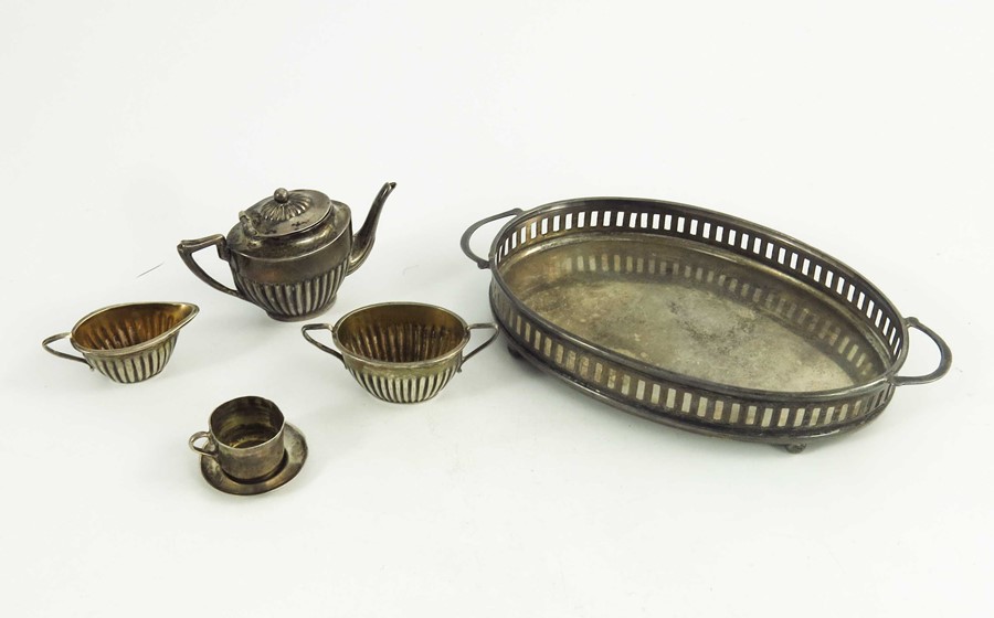 A George V silver miniature tea set, Cornelius Desormeaux Saunders & James Francis Hollings (Frank) - Image 3 of 4