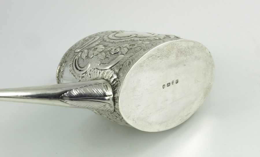 A George III oval silver teapot - Image 7 of 8