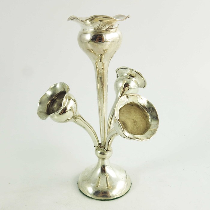 A George V silver epergne - Image 3 of 6