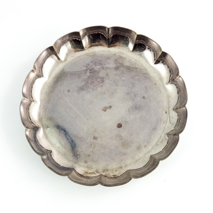 An Elizabeth II silver dish, Parkin Silversmiths Ltd. - Image 2 of 4