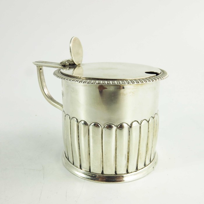 An Elizabeth II silver mustard pot,