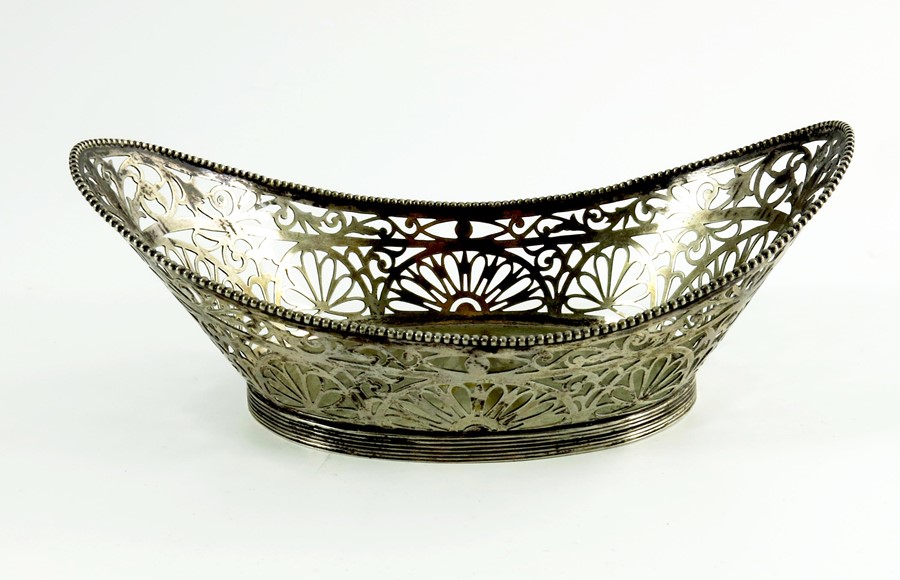 A 19th century French silver basket - Image 2 of 8
