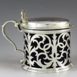 Edward Barnard and John Barnard, London 1860, a Victorian silver mustard pot, cylindircal form, reti