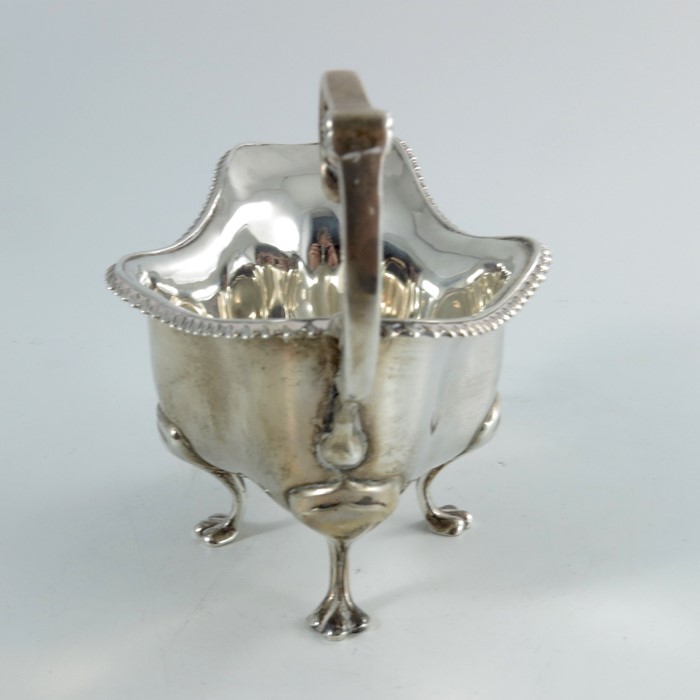 An Edwardian silver sauce boat, Deakin and Francis - Image 3 of 5