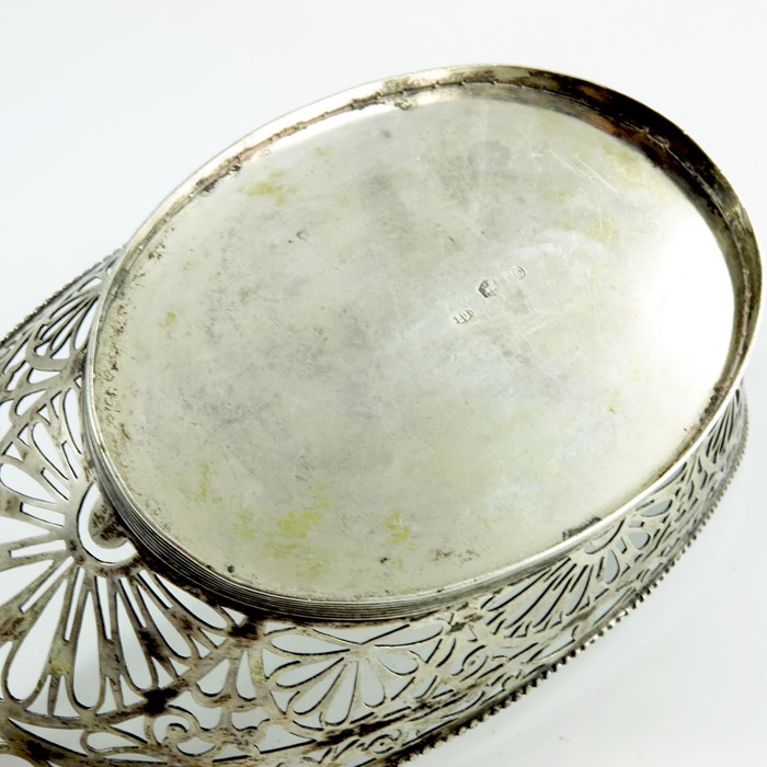 A 19th century French silver basket - Image 4 of 8
