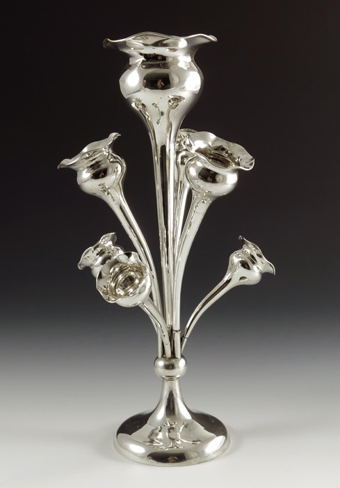 An Edwardian silver epergne, Fattorinin and Sons
