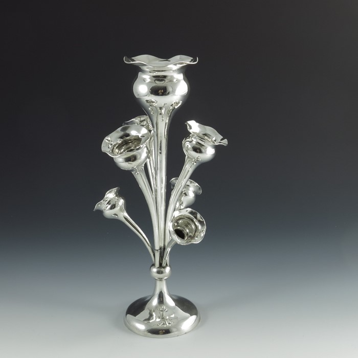 An Edwardian silver epergne, Fattorinin and Sons - Image 4 of 10