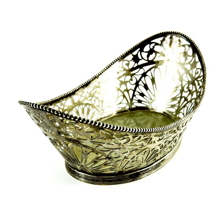 A 19th century French silver basket - Image 7 of 8