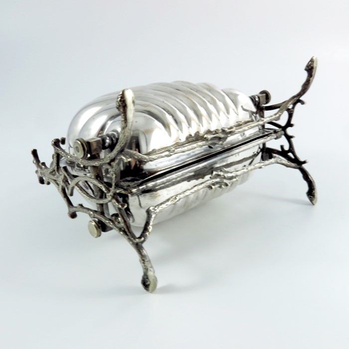 A Victorian silver plated toast or bun warmer and entree dish - Image 5 of 7