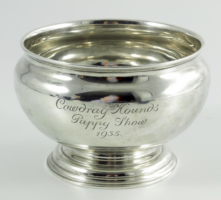 A George V silver bowl, William Comyns