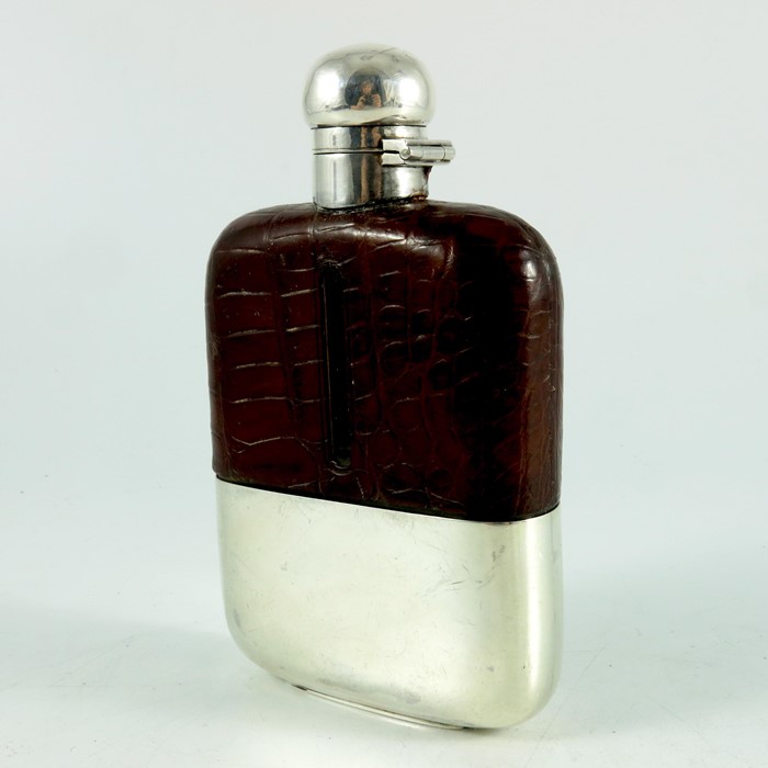 A George V silver, crocodile leather and glass hip flask - Image 5 of 6