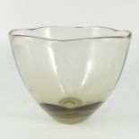 Edvard Stromberg for Strombergshyttan, an Art Deco amber glass bowl