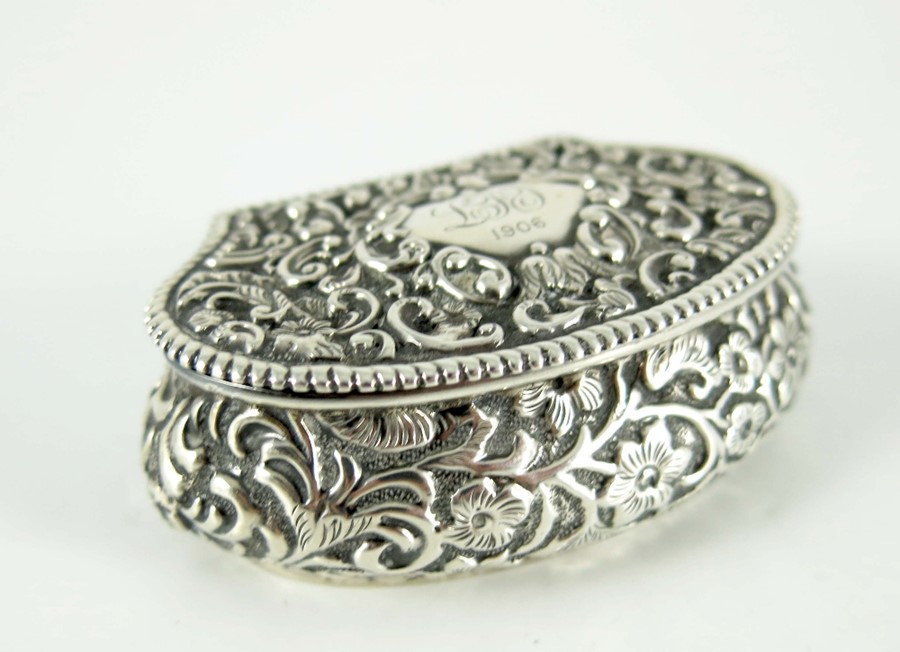 An Edwardian silver snuff box, Henry Matthews