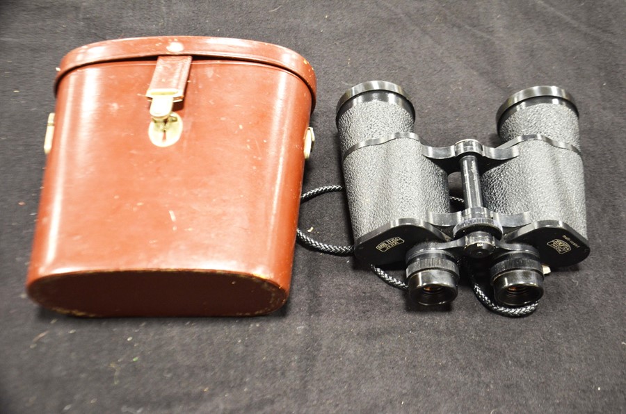 A Carl Zeiss Jena 7x60W set of binoculars, in case