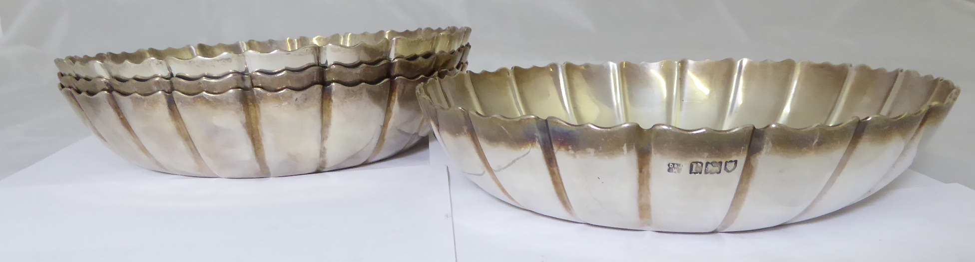 A set of four silver bowls, hallmarked London 1912, maker D&J Wellby Ltd, approx 74.7oz, Diameter.