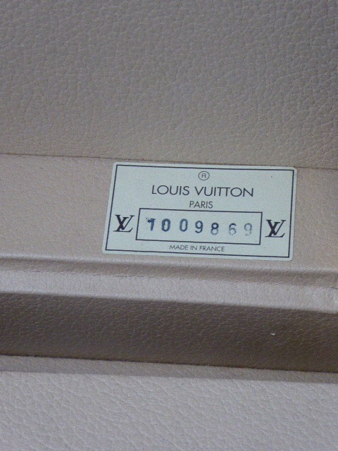 Louis Vuitton travel vanity case, compartmentalised internal box with mirror, canvas and leather, - Image 7 of 8