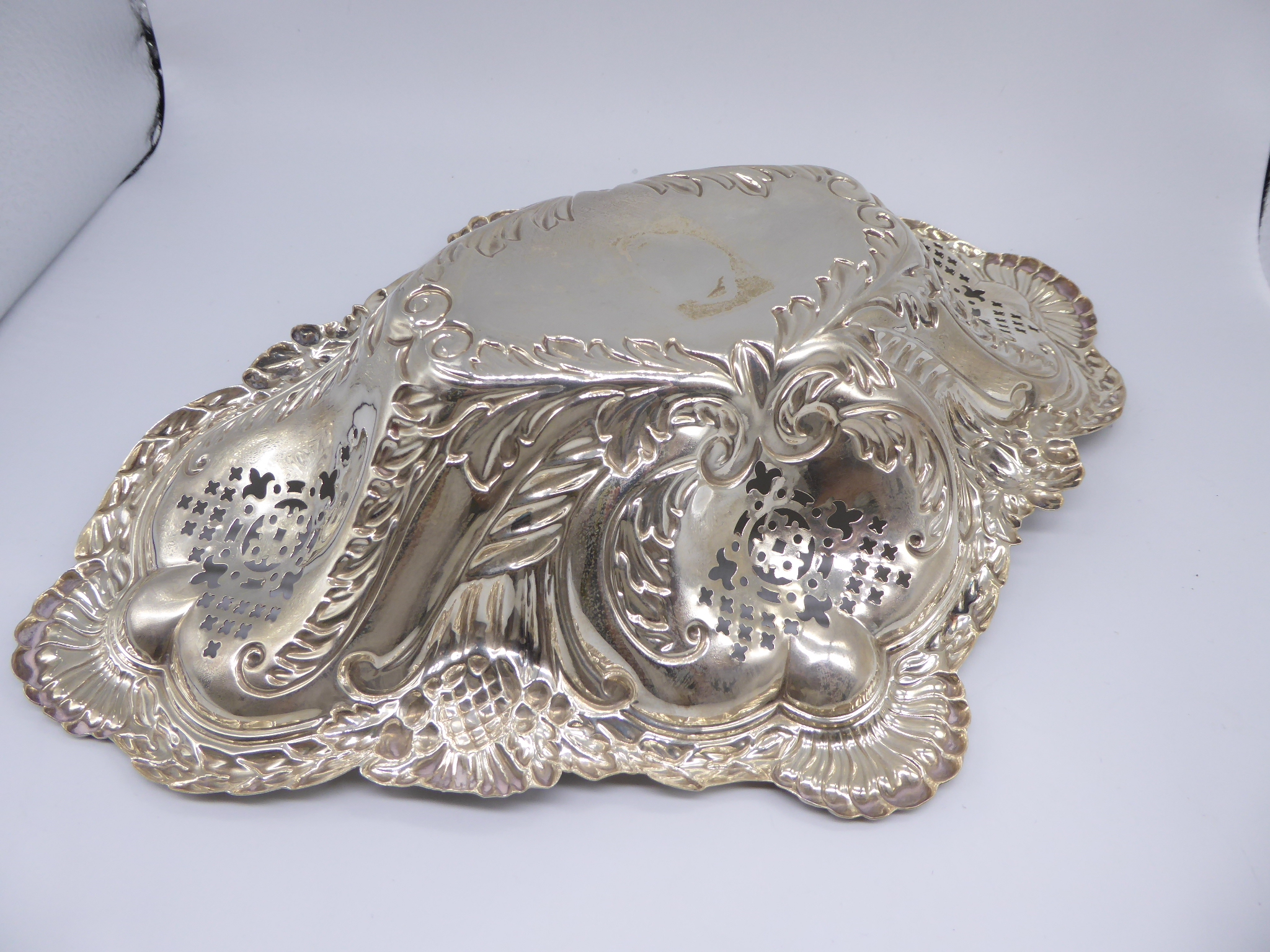 A large silver repousse embossed bonbon dish, hallmarked Sheffield 1899, maker, James Deakin & Sons, - Image 5 of 5