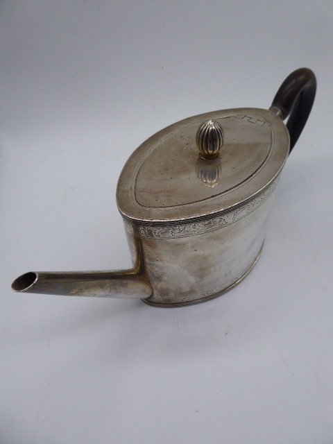 A Dutch silver teapot, Francois Marcus Simons, The Hague, approx 16.8oz, H.11cm - Image 4 of 5