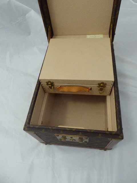 Louis Vuitton travel vanity case, compartmentalised internal box with mirror, canvas and leather, - Image 3 of 8