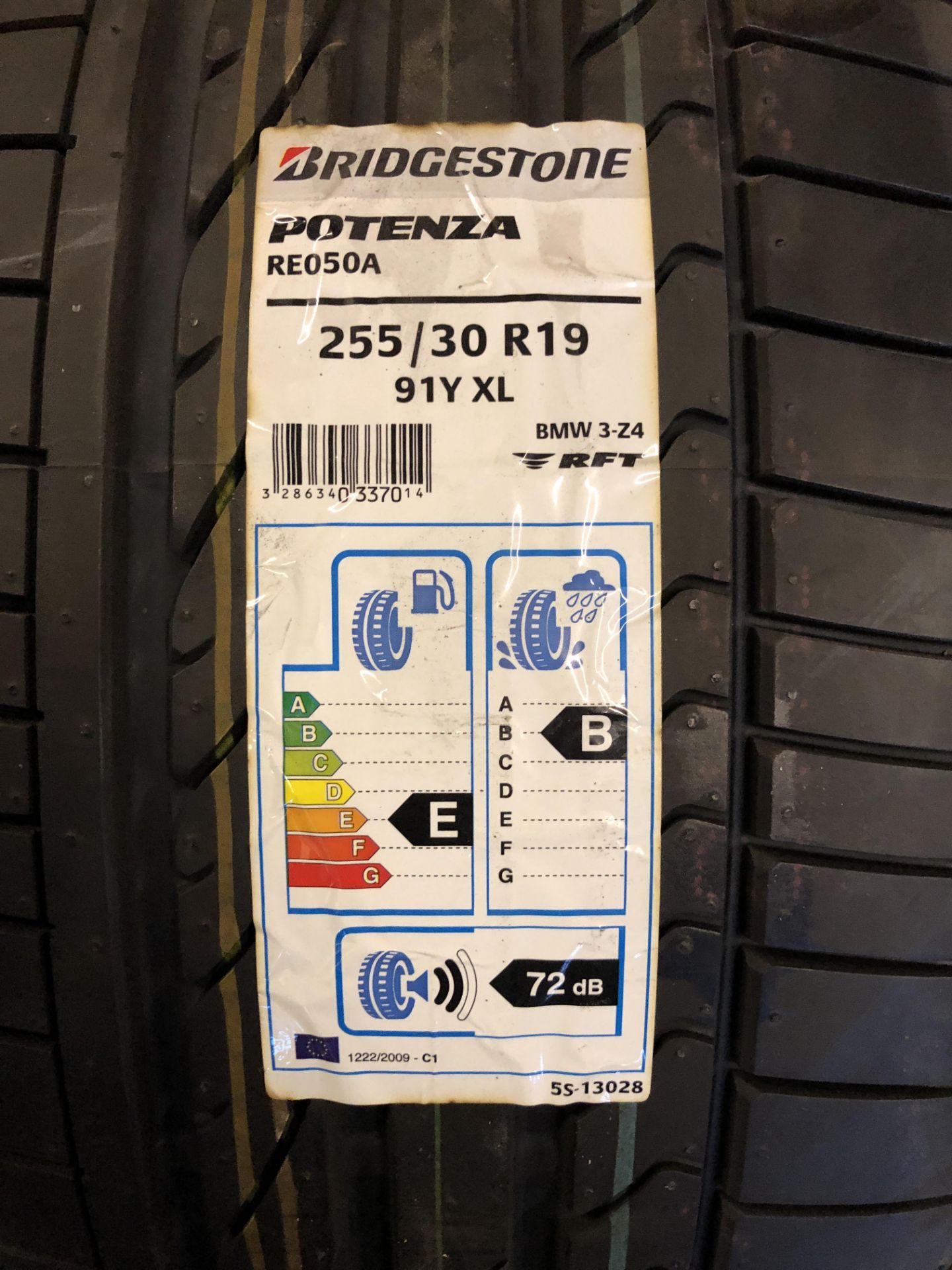 Bridgestone Potenza RE050A 255/30 R19 91Y XL Tyre (Please Note: Items located in Birmingham B6.