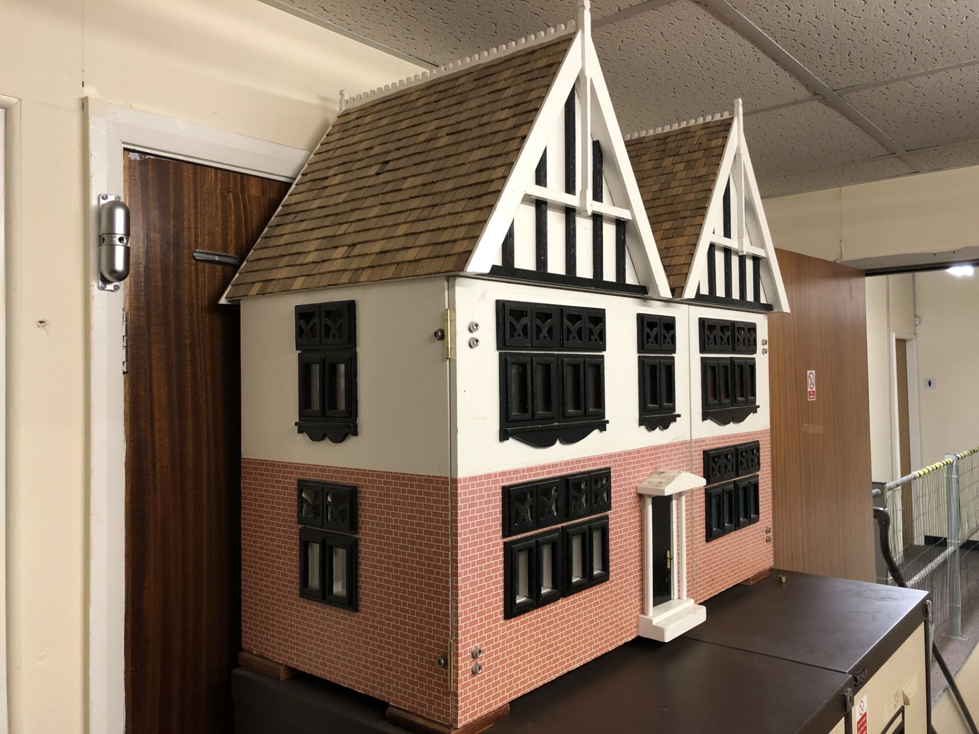 Wooden Dolls House - Image 2 of 7
