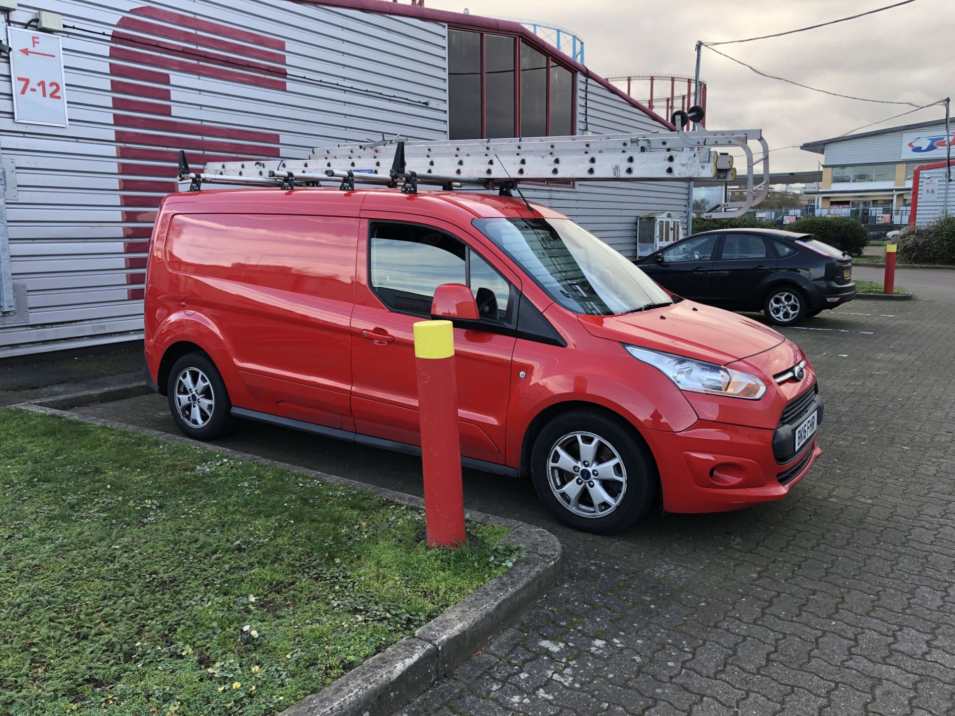 Ford Transit Connect 240 Limited, Red - Image 5 of 18