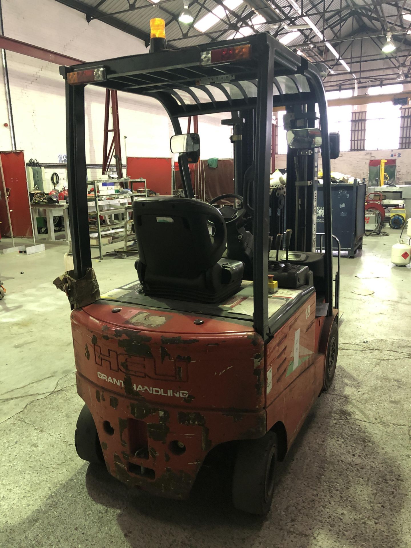 Heli FB18G Electric Fork Lift Truck (2015)Serial No: IF7025 1800KG. Lift Height 5m. 4049.1hrs - Image 8 of 16