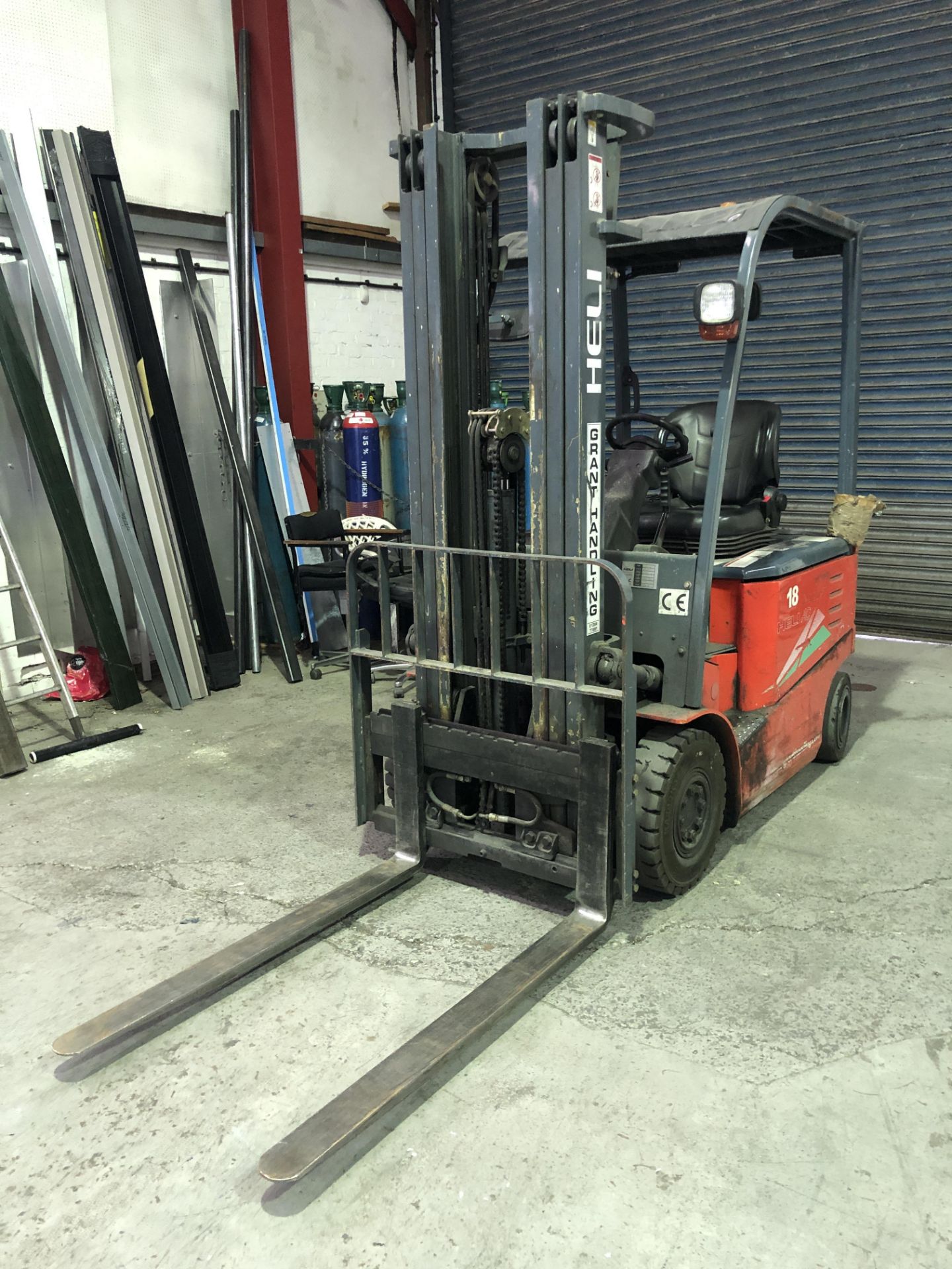 Heli FB18G Electric Fork Lift Truck (2015)Serial No: IF7025 1800KG. Lift Height 5m. 4049.1hrs - Image 4 of 16