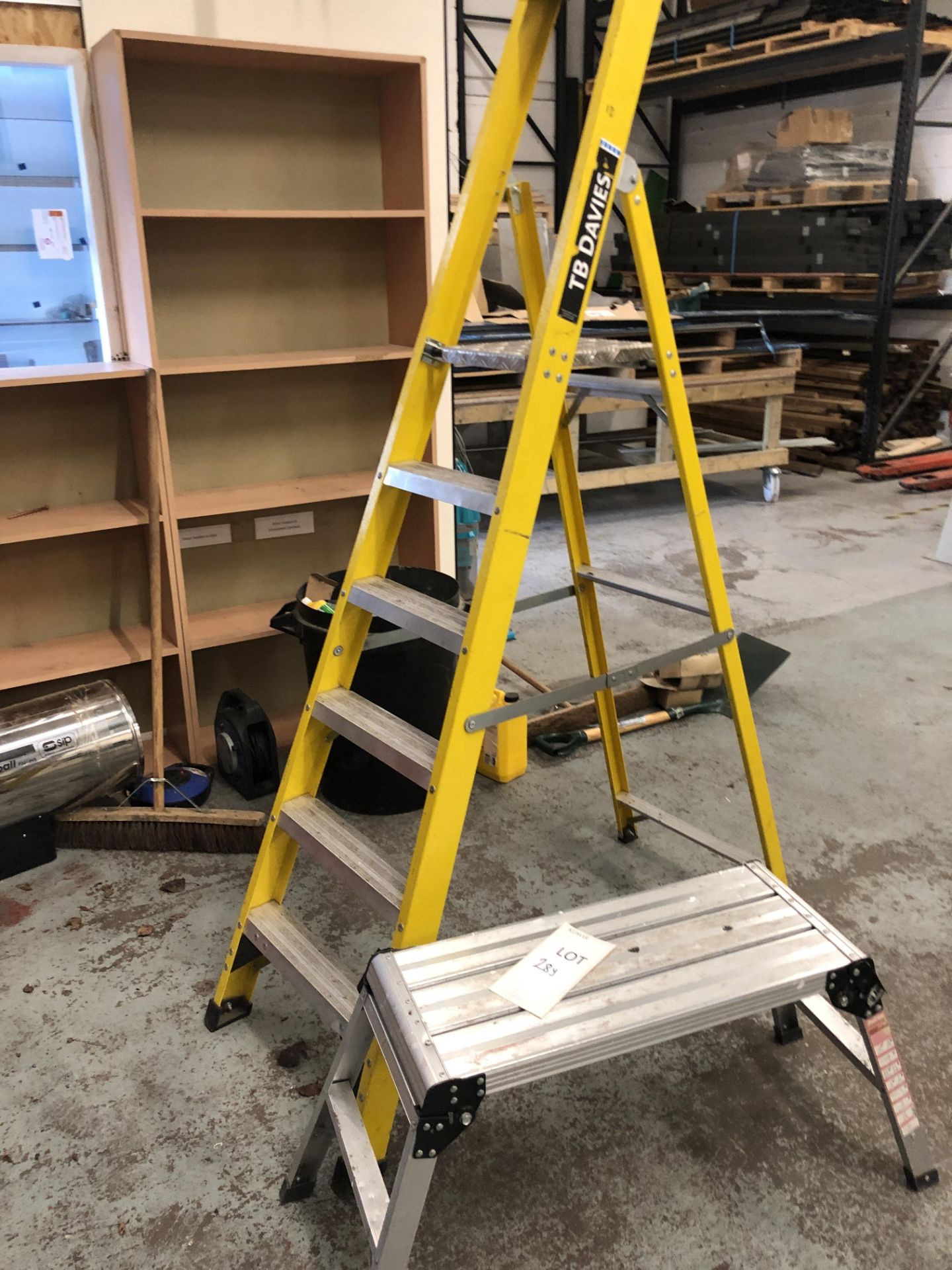 1x Ladder & 1x Small Platform (Please Note: Collection by appointment Tuesday 26th March From