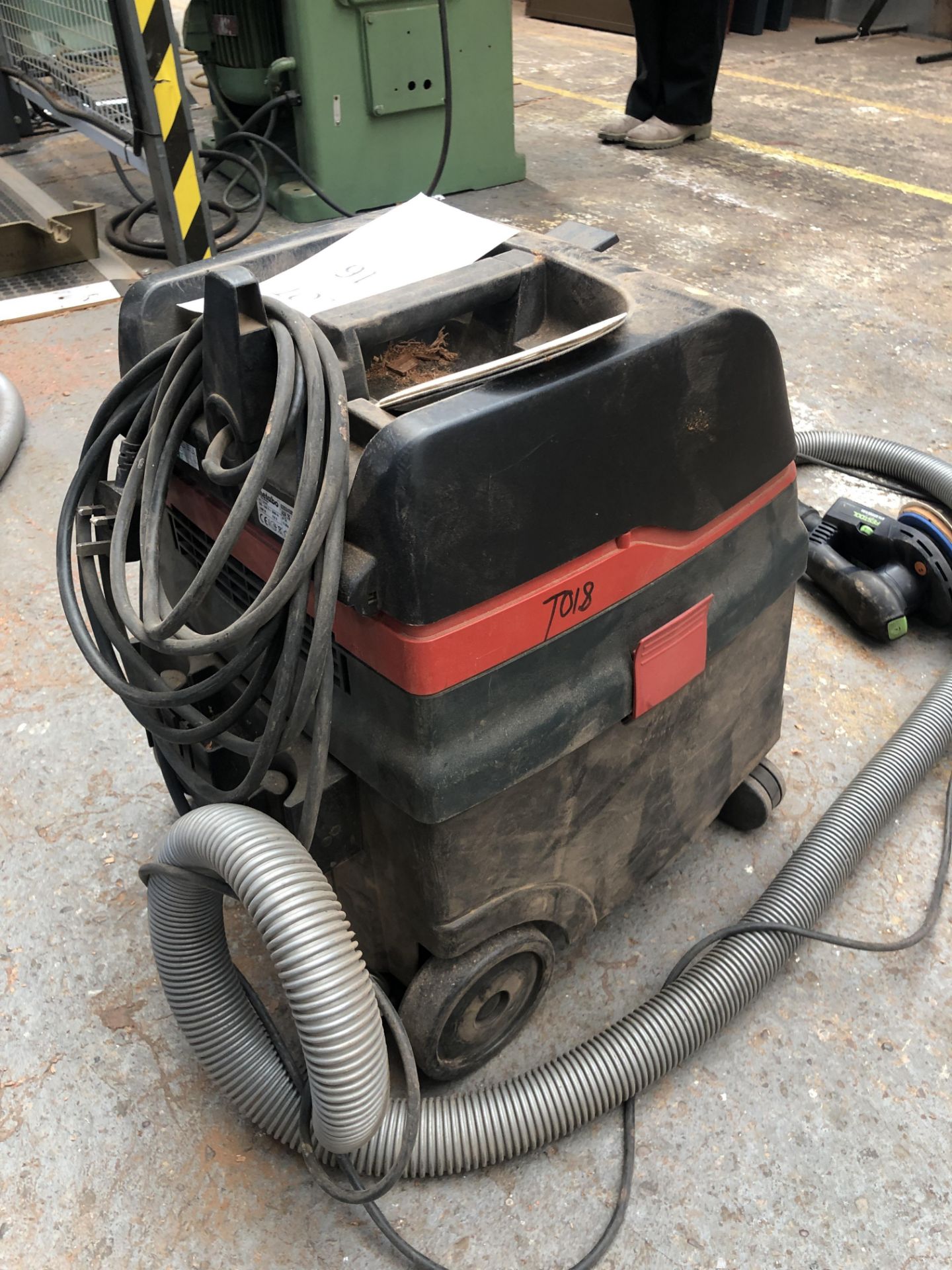 Metabo ETSES 15/5EQ Multi Dust Extraction Unit complete with Festool ets 150/5 EQ Orbital Sander ( - Image 5 of 9