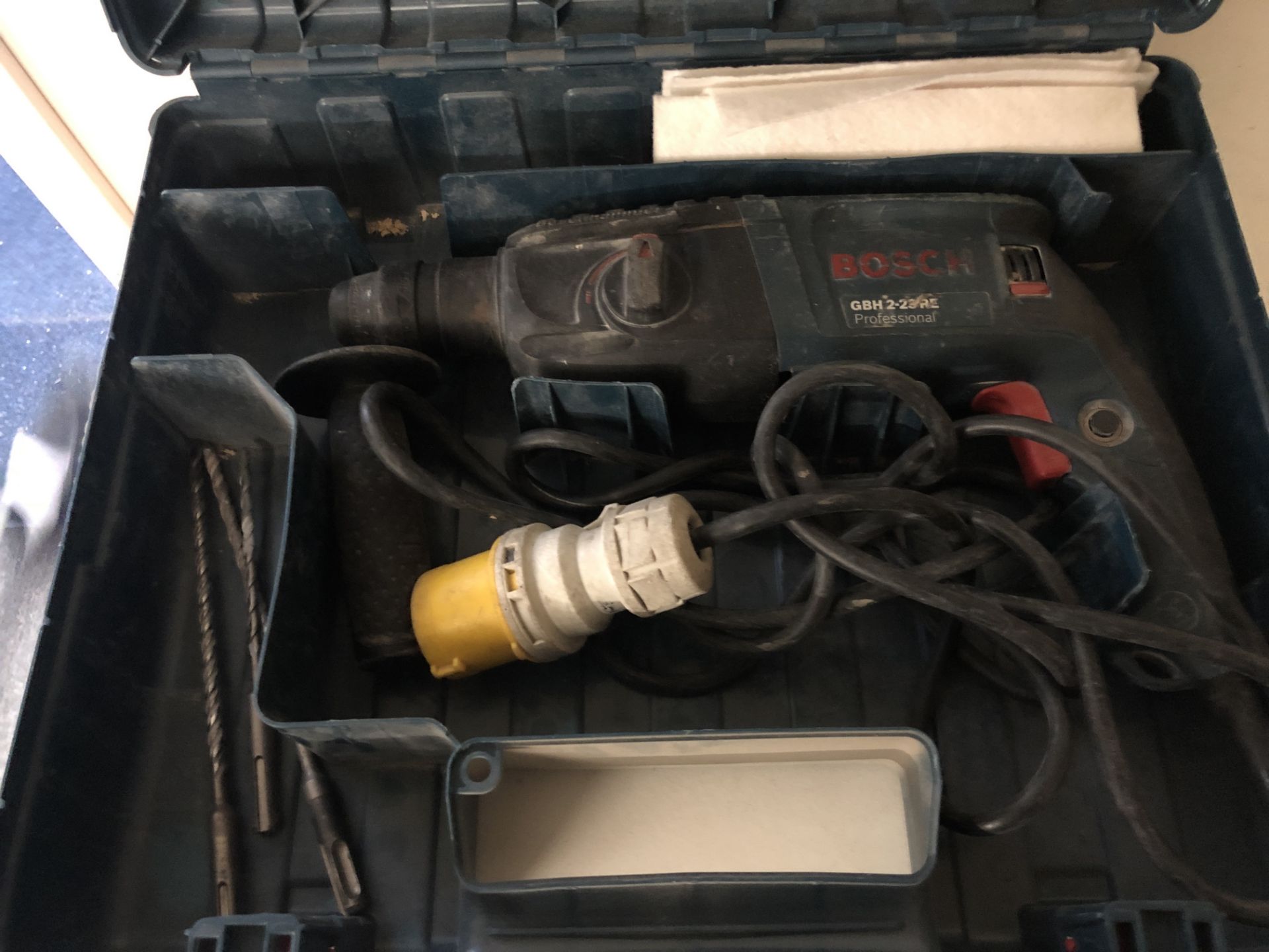 Borsch 110v SDS Drill GBH-2-23RE (Please Note: Collection by appointment Tuesday 26th March From