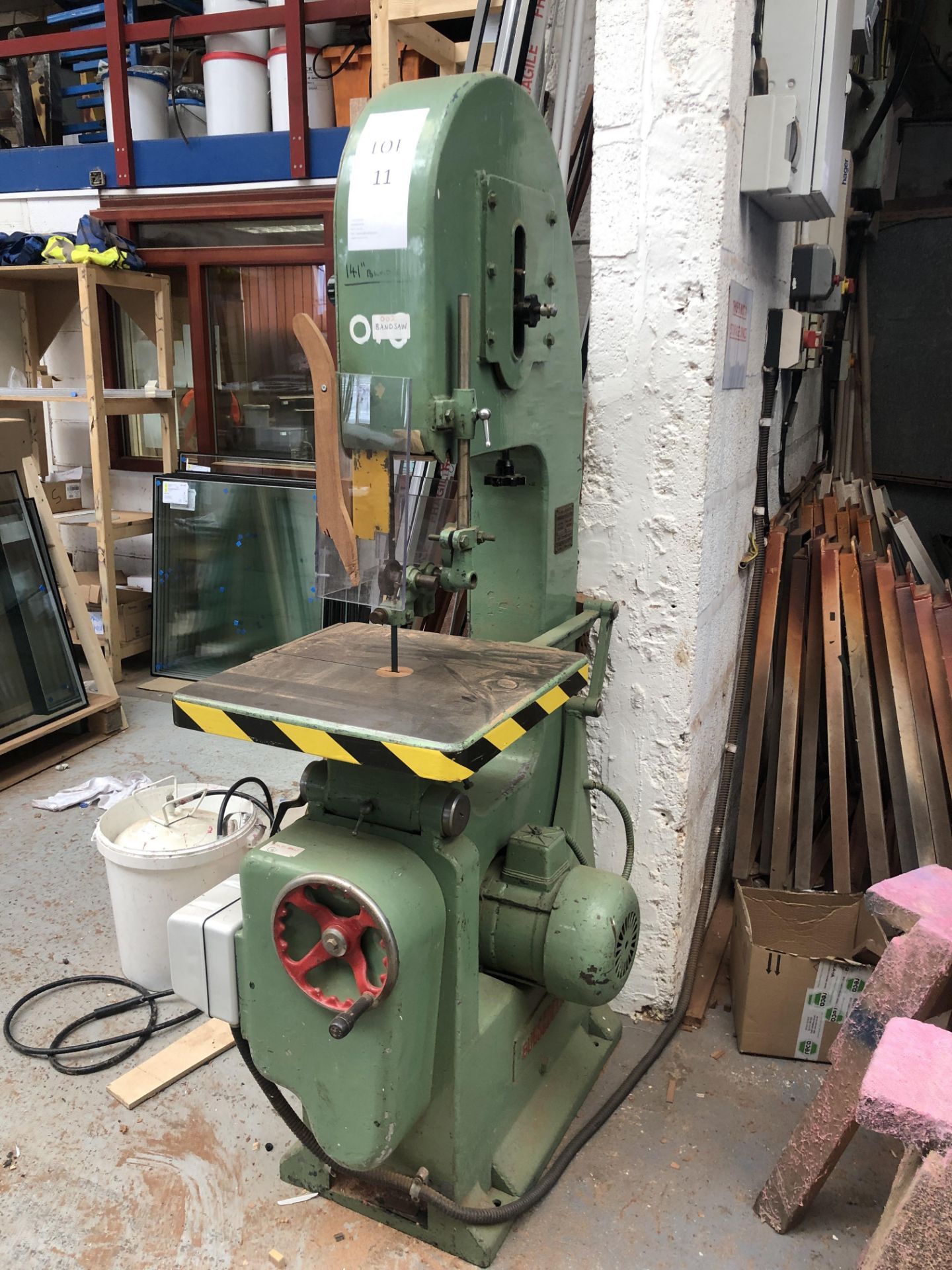 Bursgreen Vertical Bandsaw 3phase Serial No: 2088/49 (Please note: Item needs electrical - Image 3 of 14