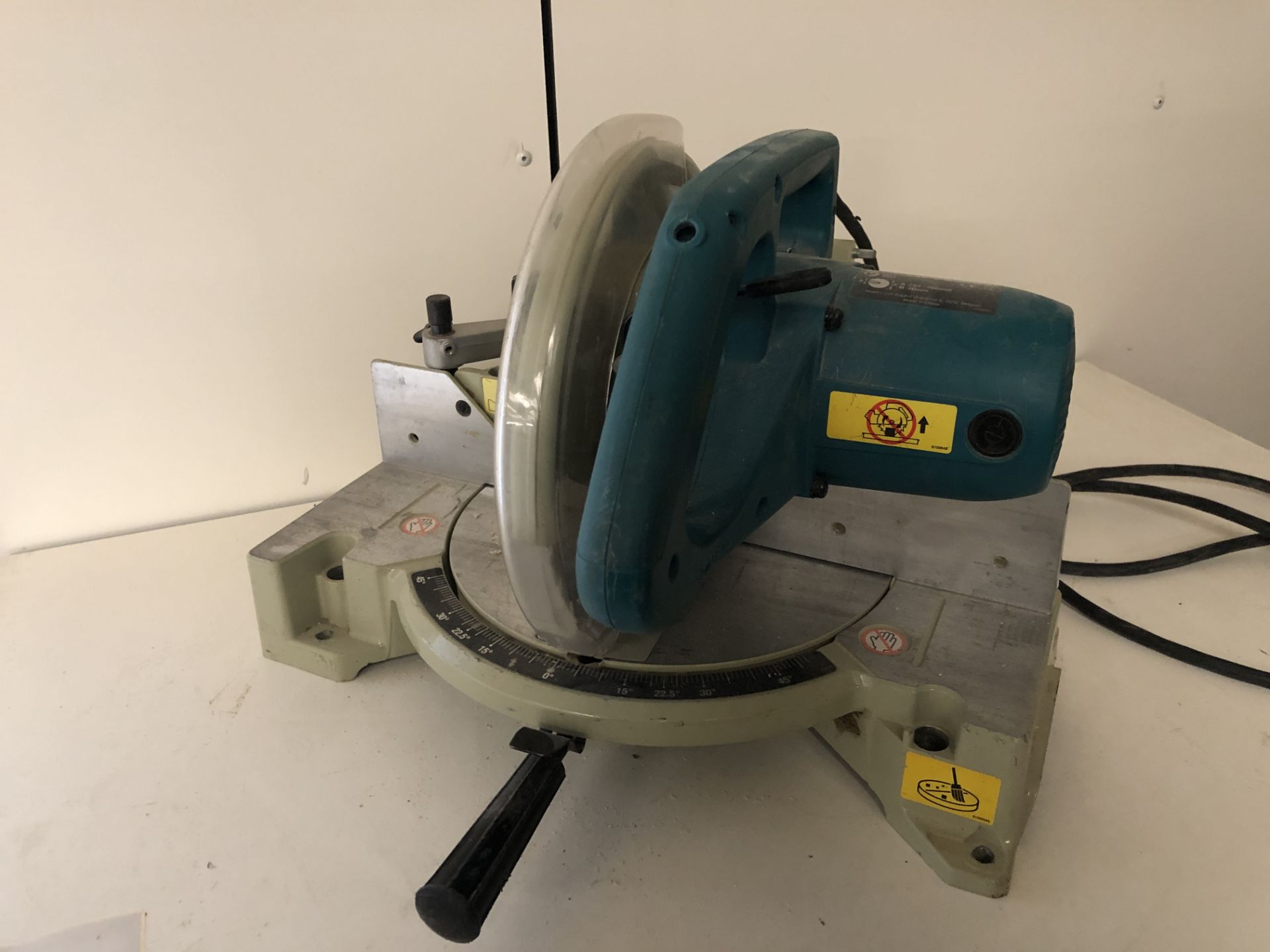 Matika LS1040 (2105) Saw 110v Serial No: 009677K (Please Note: Collection by appointment Tuesday - Image 3 of 6
