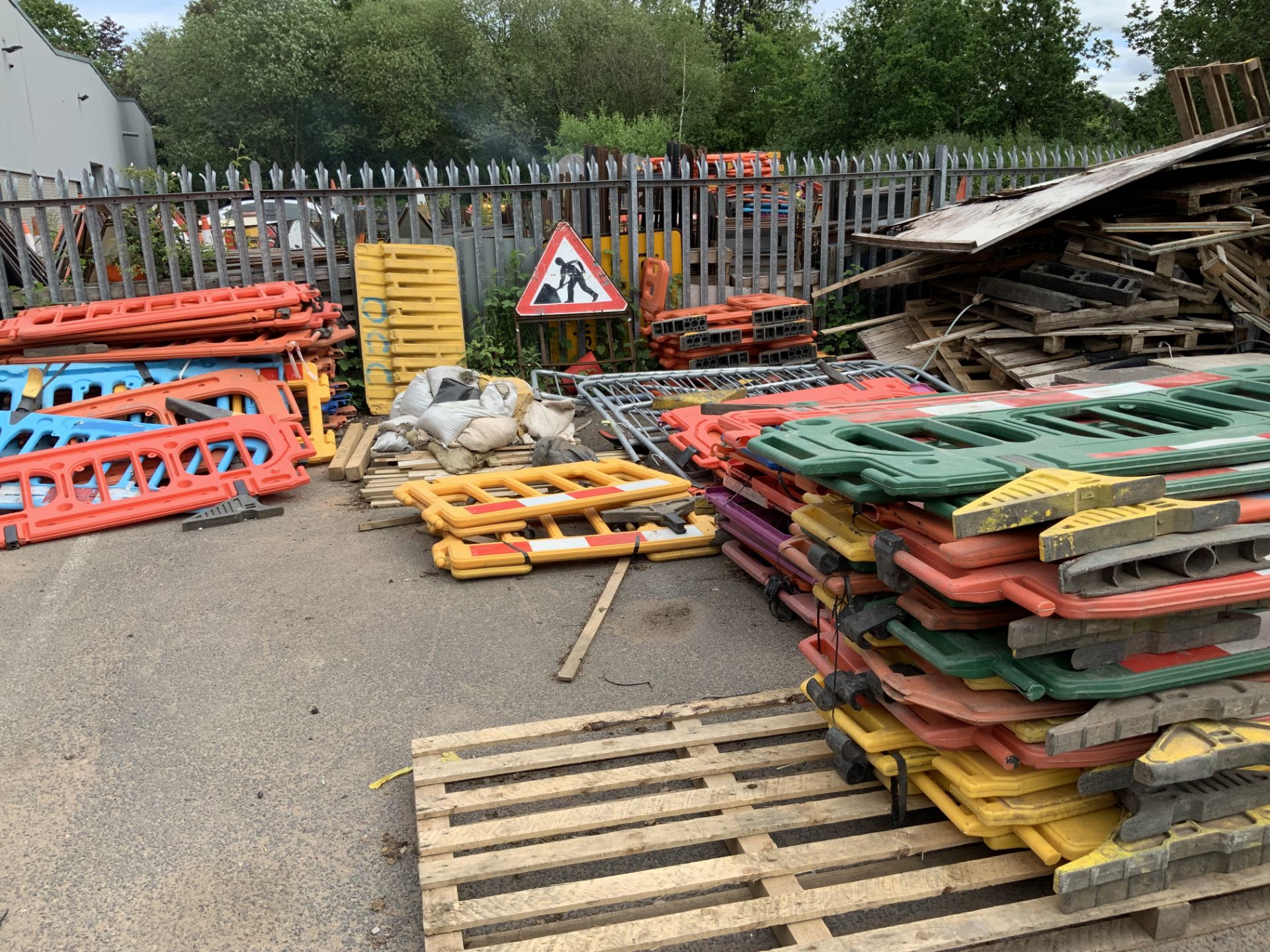 Large Quantity of Traffic Management Road Barriers, Various Interlocking Barrier Systems, Colours, - Image 7 of 7