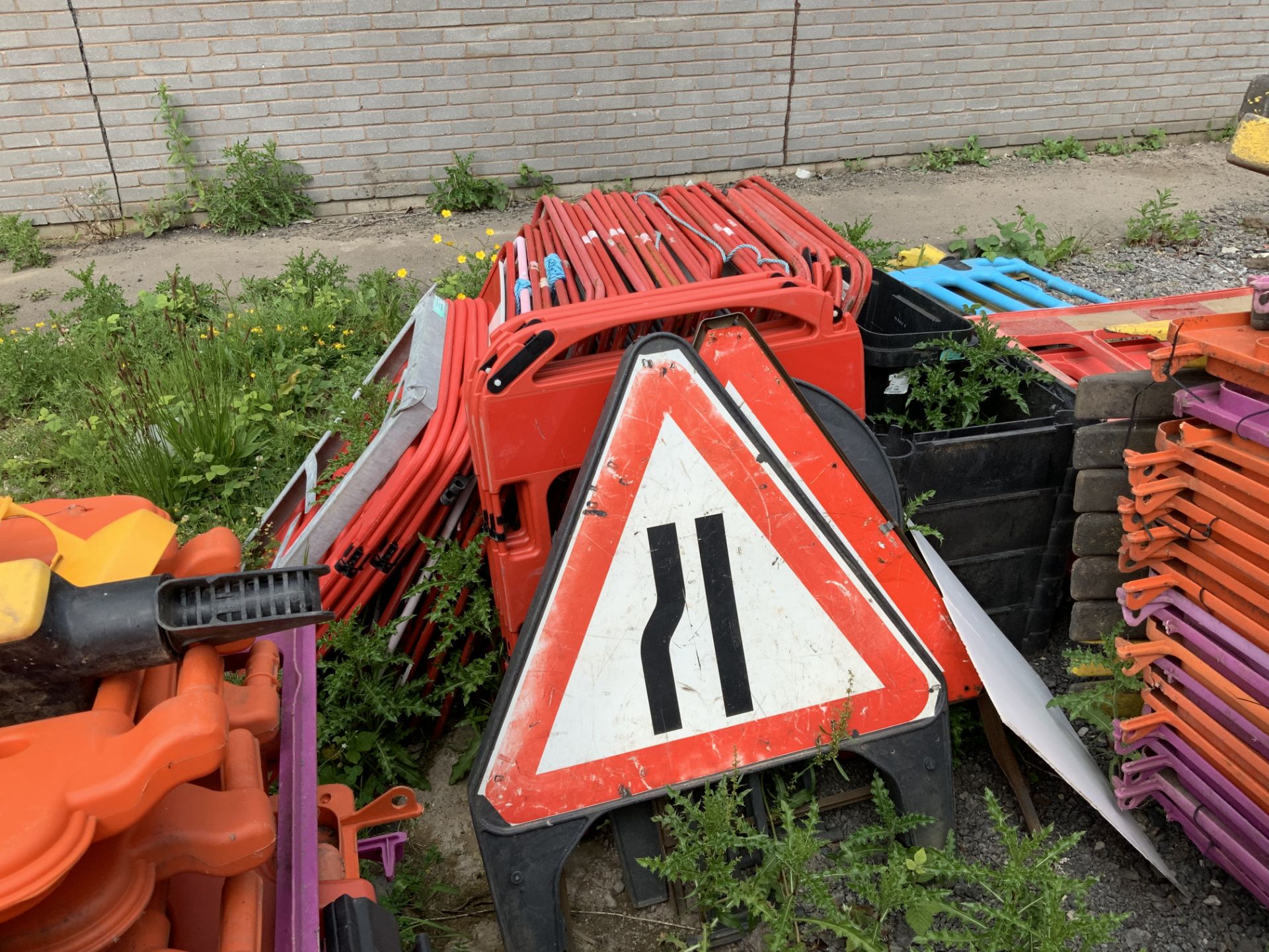 Large Quantiy (Approx 7 Pallets) of Traffic Management Road Barriers, Various Interlocking Barrier - Image 6 of 11