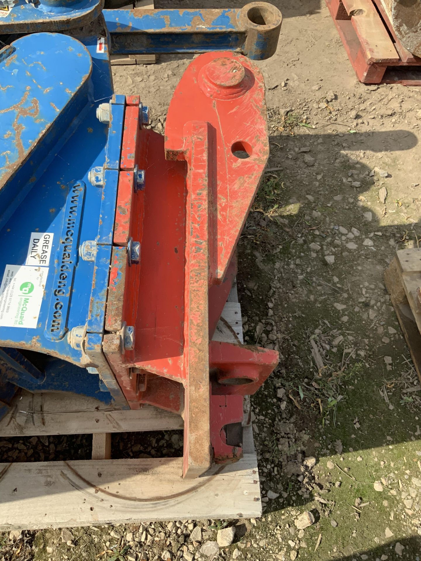 McQuaid Engineering MB2500 Solid Leg Grapple to Suit 20 Tonne Excavator, Serial No. MB00218 (2012) - Image 11 of 15