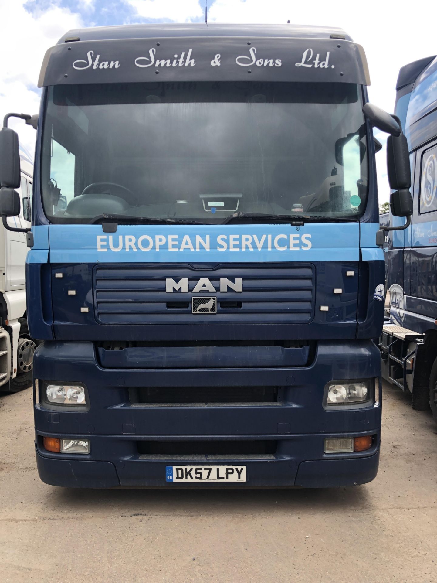 MAN TGA 18.440 FLLRS/XX3.5, 4 x 2 LLS-U Tractor Unit, Recorded Usage KM, Automatic Gearbox, Fitted