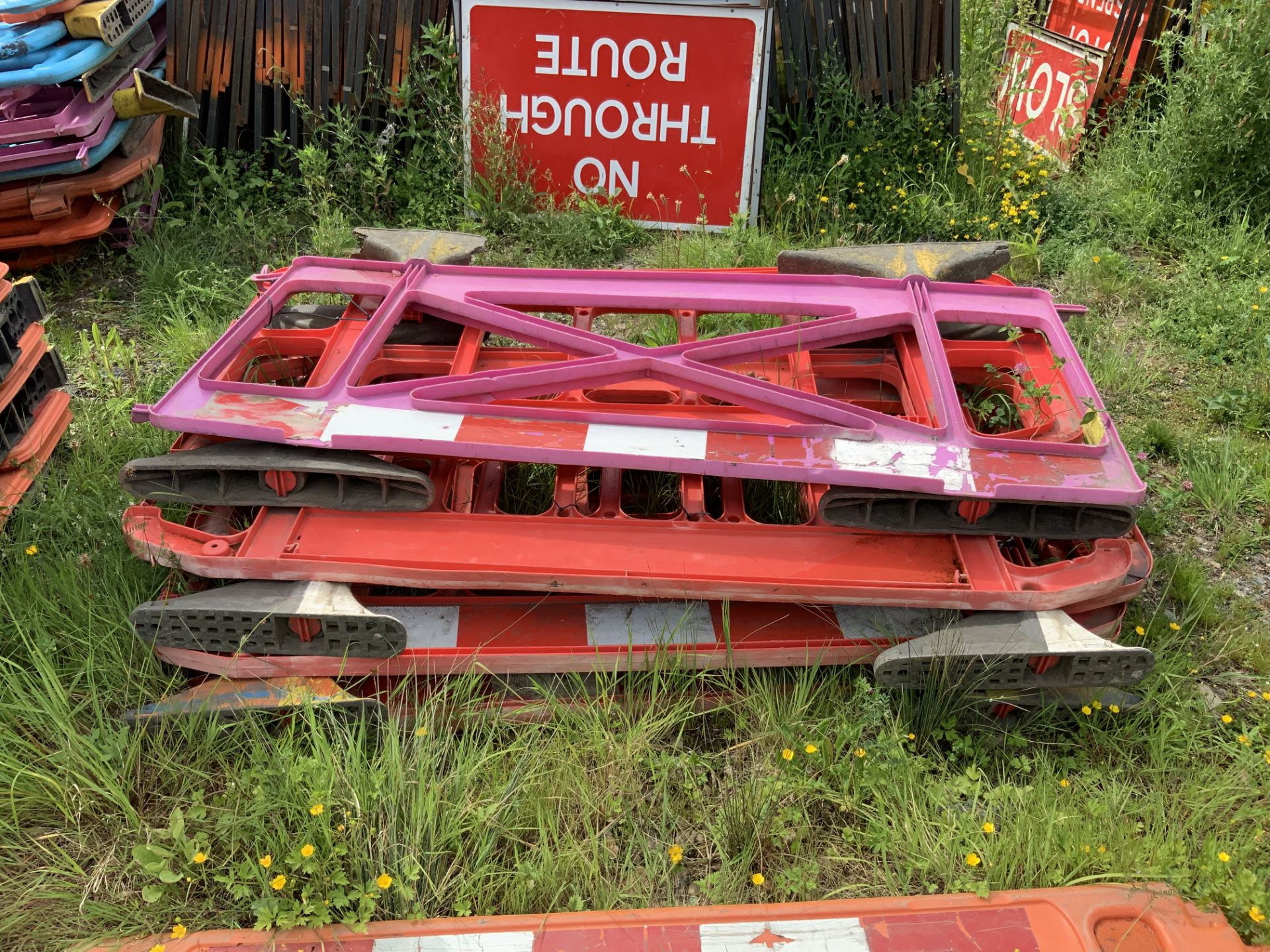 Large Quantity of Traffic Management Road Barriers, Various Interlocking Barrier Systems, Colours, - Image 4 of 9