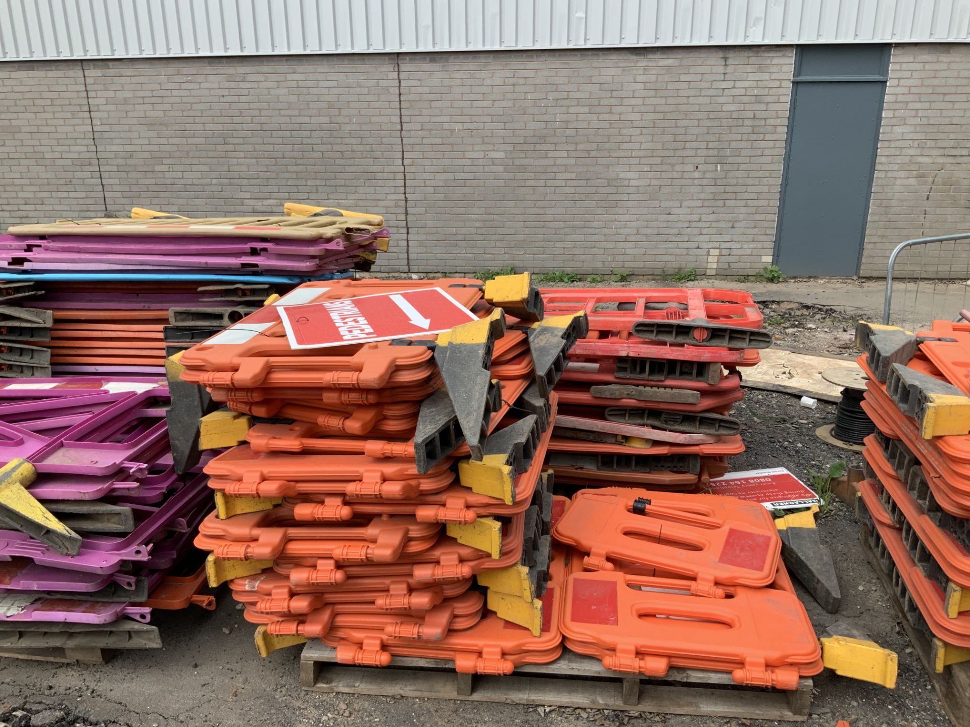 Large Quantiy (Approx 7 Pallets) of Traffic Management Road Barriers, Various Interlocking Barrier - Image 3 of 11