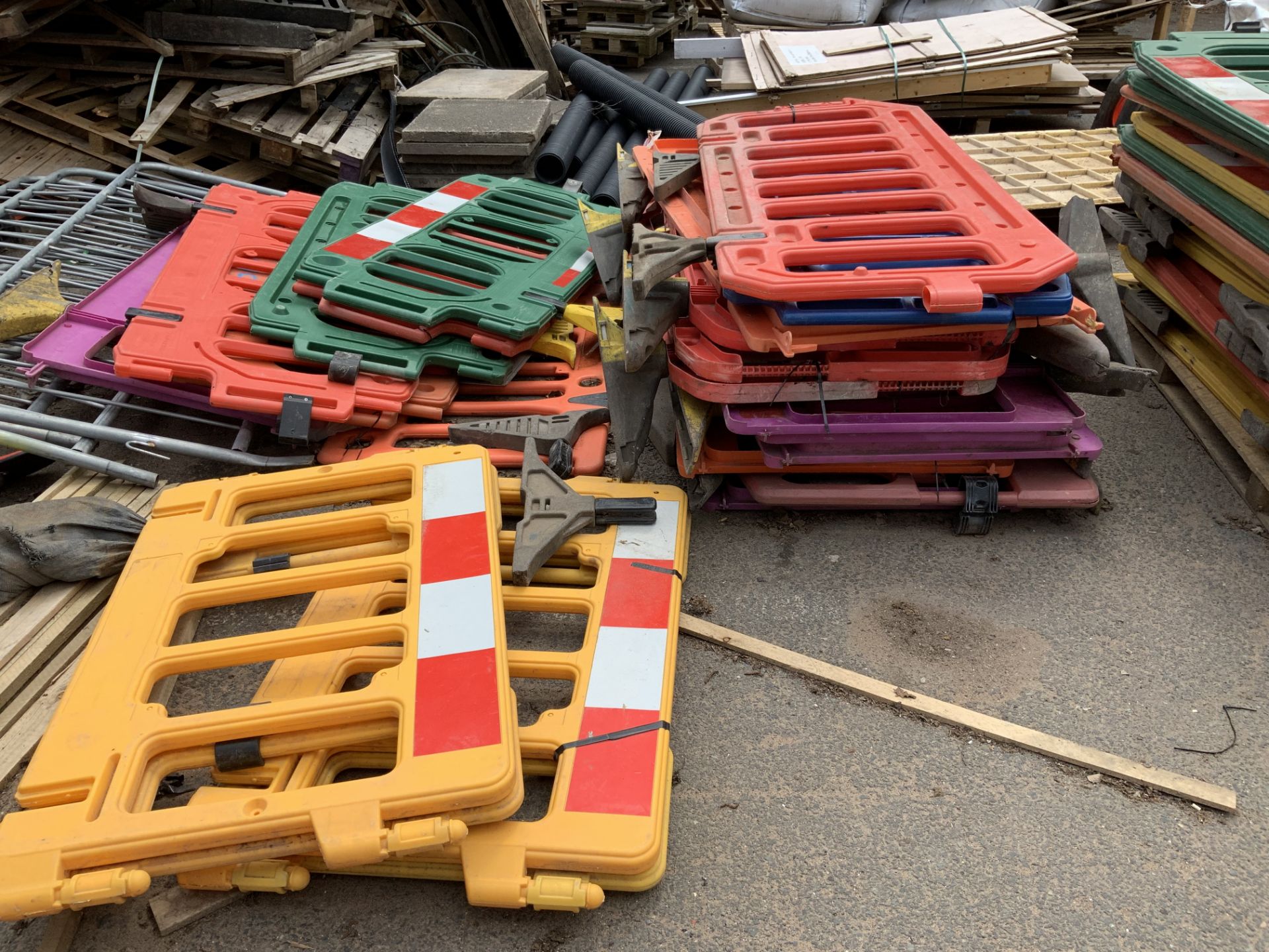 Large Quantity of Traffic Management Road Barriers, Various Interlocking Barrier Systems, Colours, - Image 2 of 7