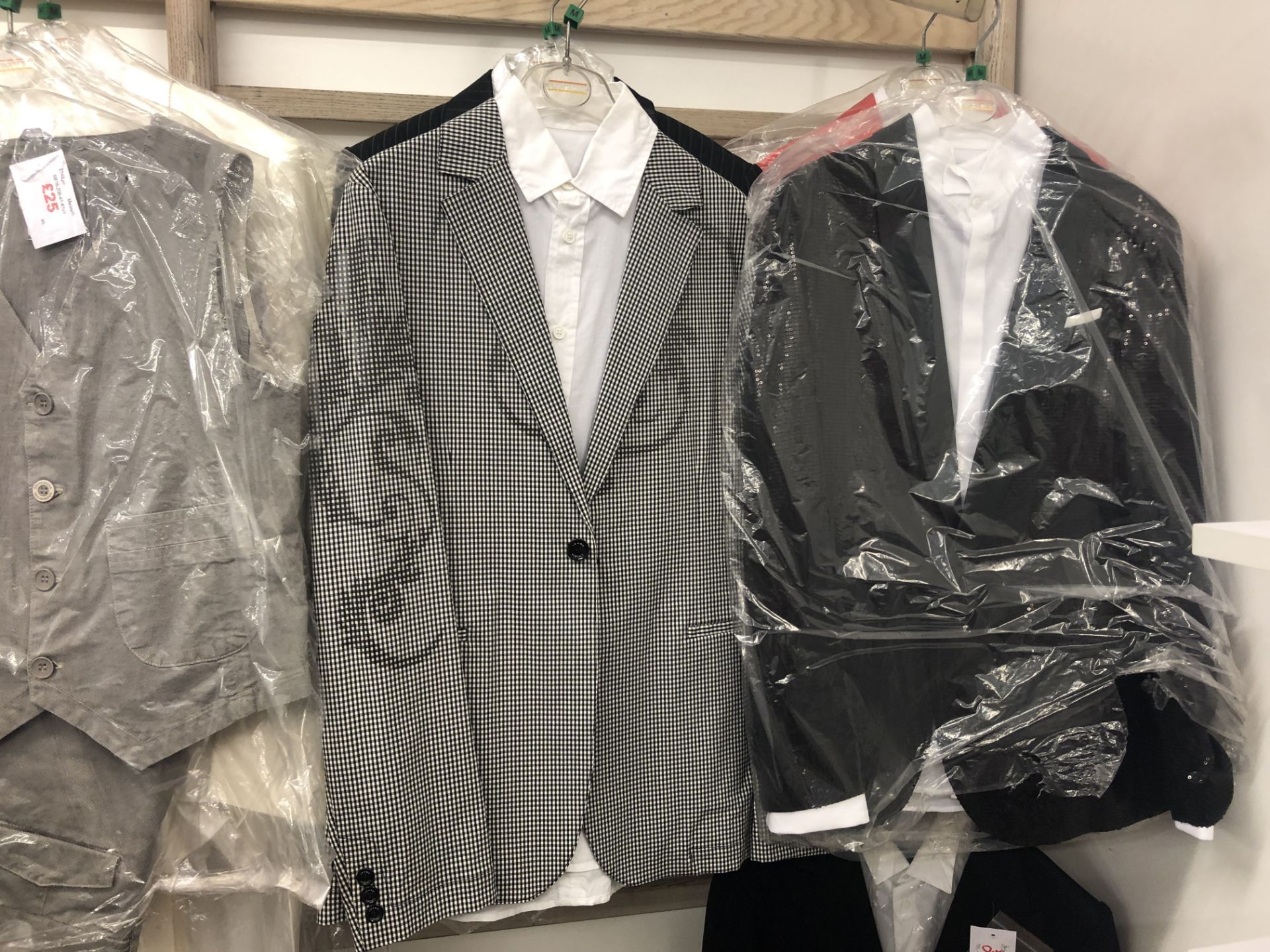 Box 19A 13: Age 14 yrs (medium) Boys Suits - Image 3 of 15