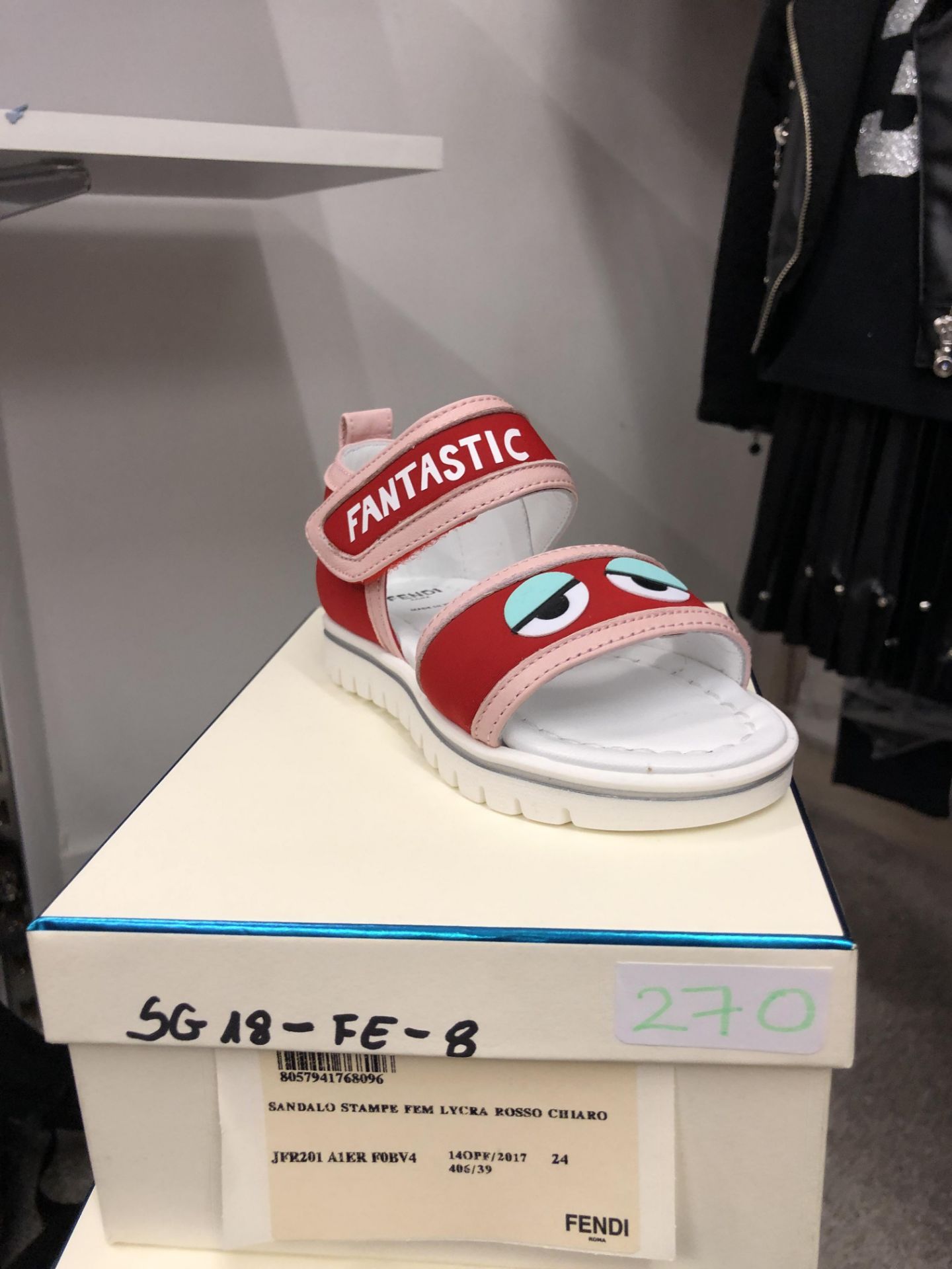 Box 15 6 Pairs: Fendi Childrens Shoe Style 270. Size 24 -34 1 Pair: Fendi Childrens Shoe Style - Bild 3 aus 13