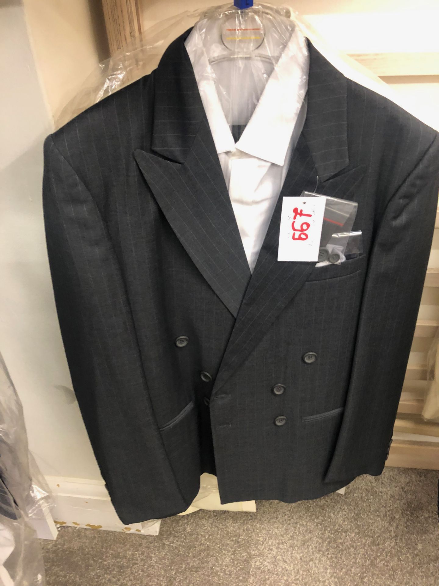 Box 19A 13: Age 14 yrs (medium) Boys Suits - Image 8 of 15