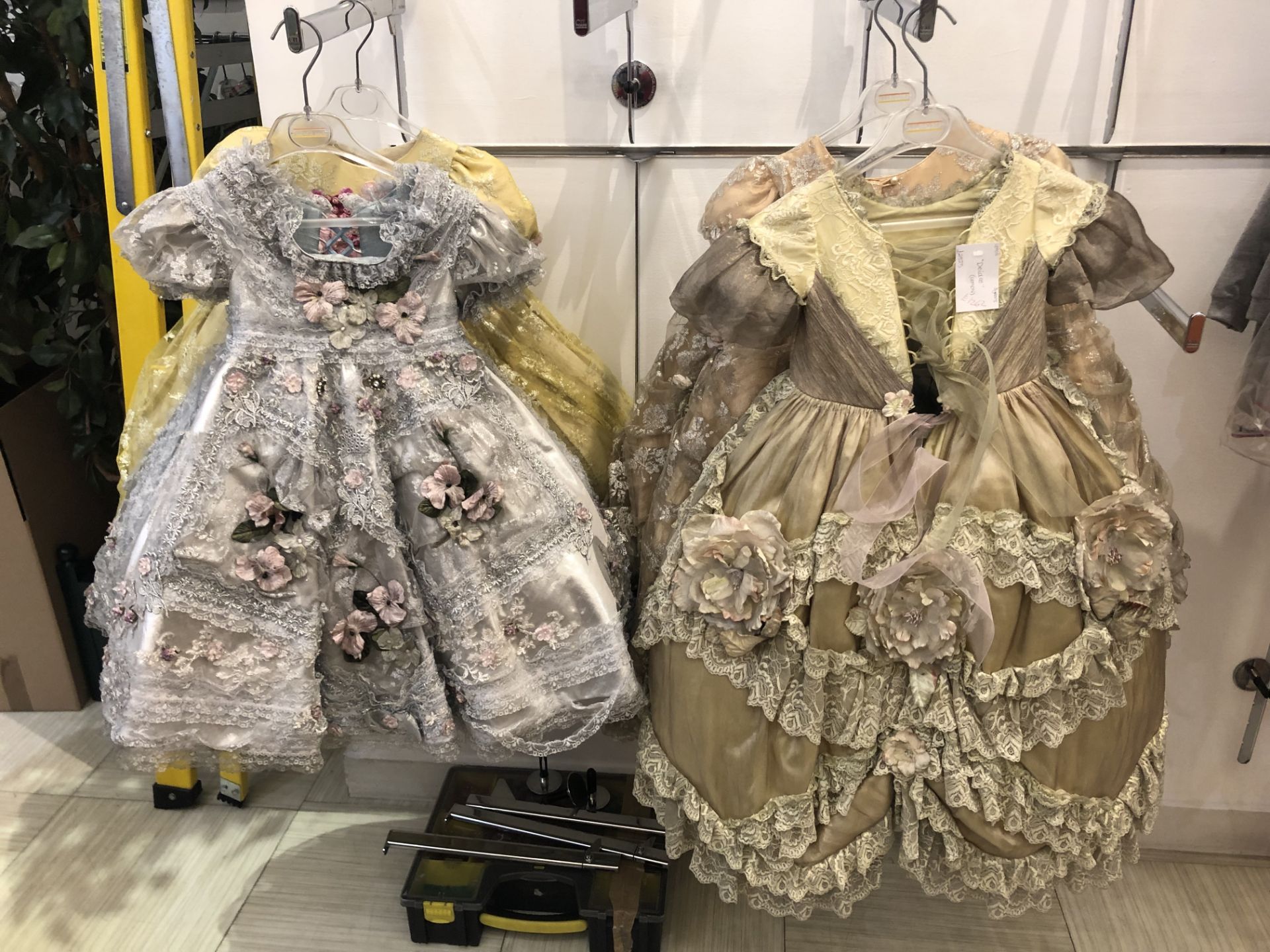 Box 55 5: Age 3yrs Victorian Style Girls Dresses - Image 2 of 3
