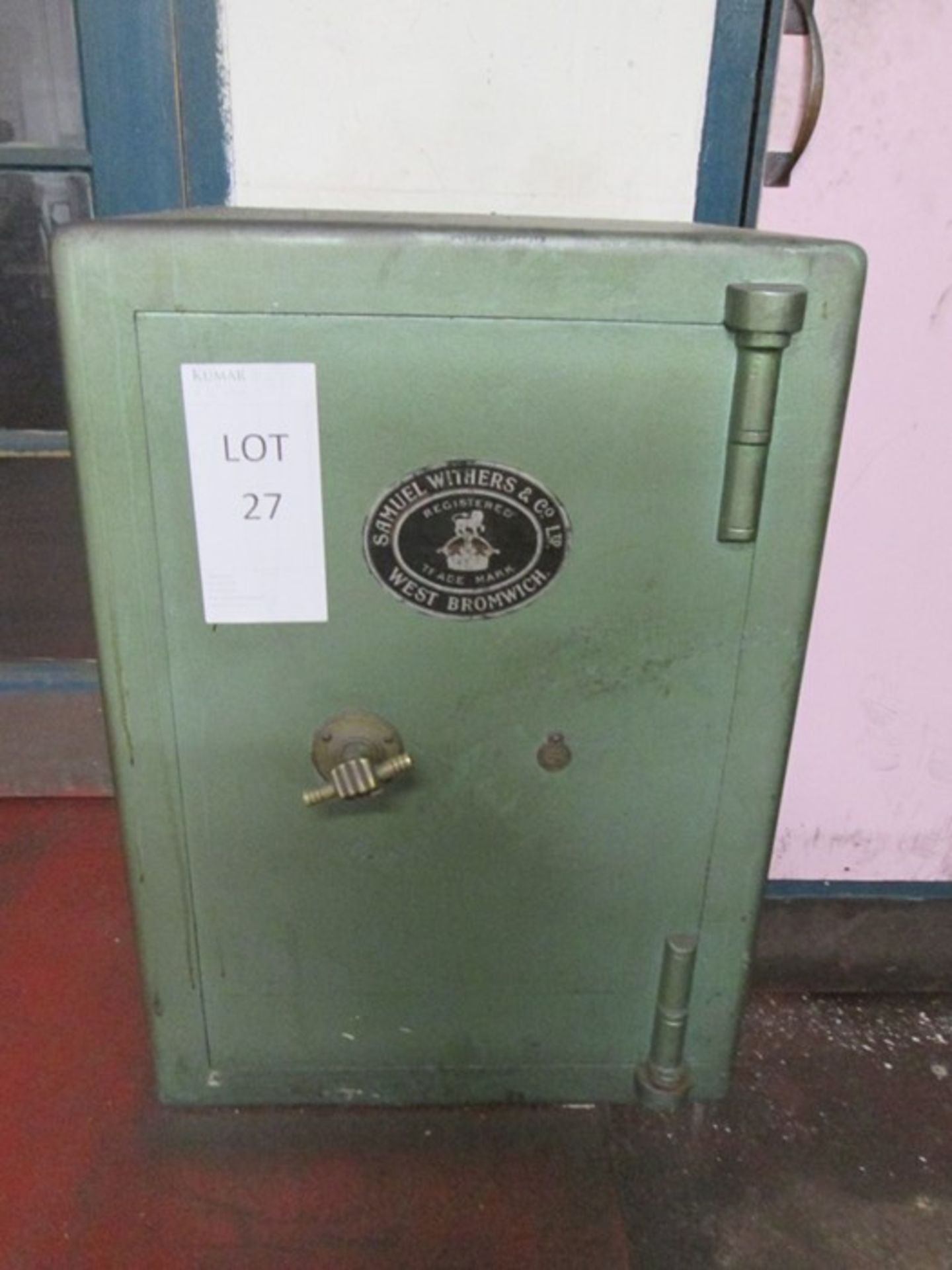 Samuel Withers & Co Floor Safe, Size 610 mm x 600 mm x 870 mm, Note no key present