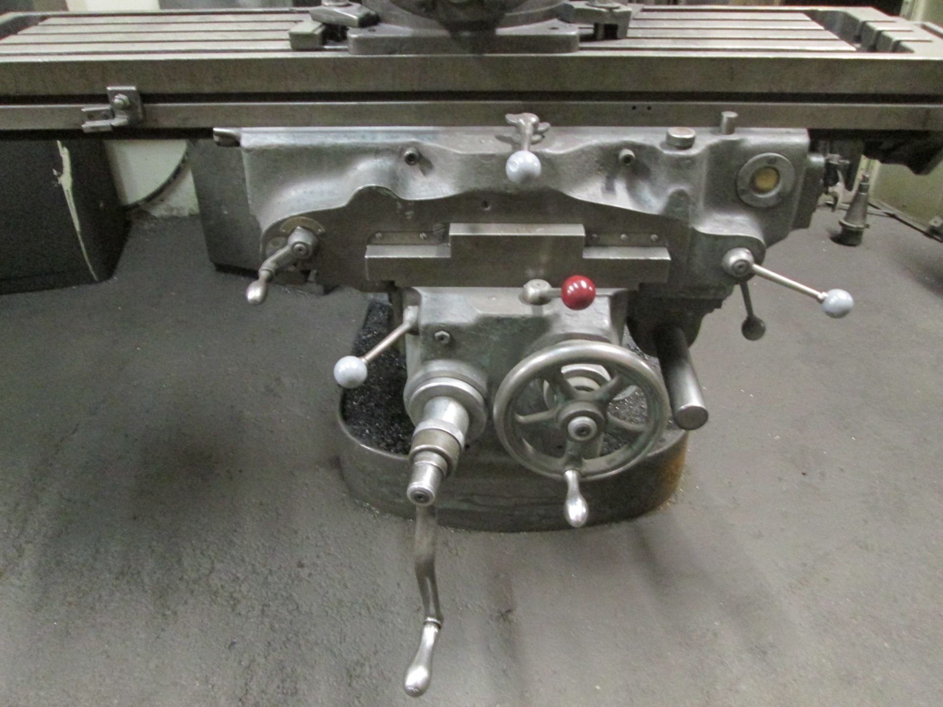 Cincinnati No 3 Vertical Milling Machine, Table size 1360 mm x 310 mm, Spindle speeds 20-1200 rpm, - Image 7 of 12