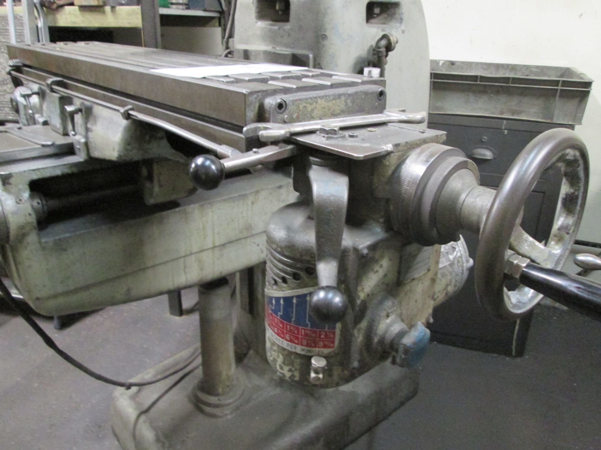 Induma Turret Head Milling Machine, Table size 1060 mm x 230 mm, Spindle speeds 65-2200 rpm (belt - Image 5 of 11